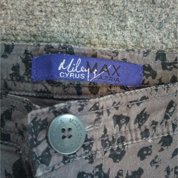 Juniors Miley Cyrus Max Azria Animal Print Shorts Size 9 - Picture 4 of 4
